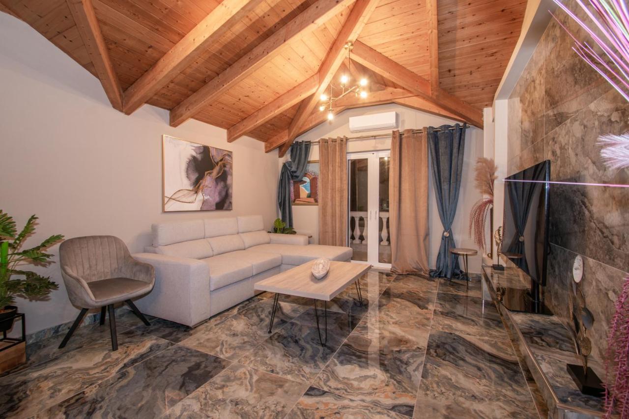Casa Di Voz Shared Villa Studios By "Elite" Gaitani Екстериор снимка